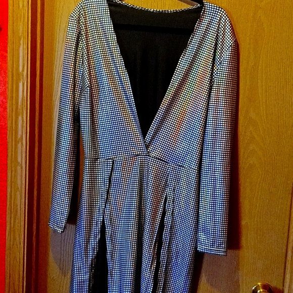 Dress - Picture 1 of 4